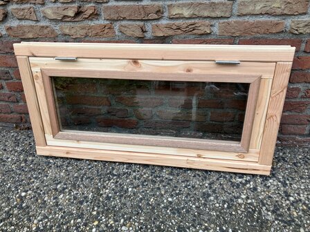Douglas uitzetraam 99x49 met dubbel glas