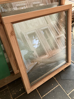 Douglas Vast raam 81x87.5 met gelaagd hamerslag dubbel glas