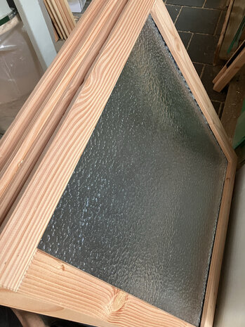 Douglas Vast raam 81x87.5 met gelaagd hamerslag dubbel glas