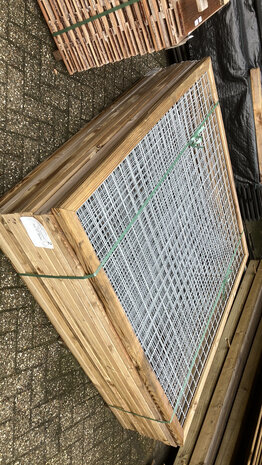 Grenen betonijzertrellis met maas 7,5 x 7,5 cm