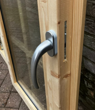 Dubbel uitzetraam vuren met dubbel glas 112x120.5